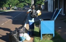 Falta de mão de obra atrasa a coleta de lixo em Maringá